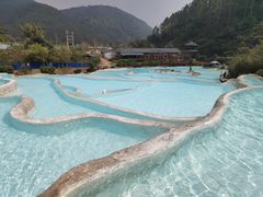 -十万大山布透温泉