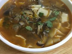 -明记汤揪片子炒面(红山市场特色美食街店)