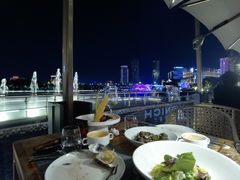 -MONICH牛排融合餐厅(和义大道购物中心店)