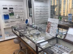 -优视觉视光中心•青少年近视防控(新世界中心写字楼店)