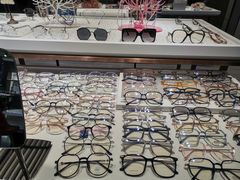 -宏宇眼镜蔡司依视路折扣店(兆佳眼镜城店)