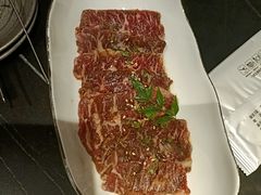-山川小町·极番烧肉(新地假日广场店)