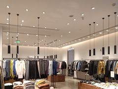 店内环境-URBAN REVIVO(西安Momopark店)