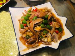 -潜江油焖大虾·小龙虾10年老店(清泉路店)