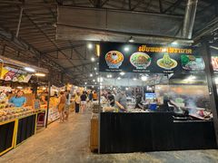 -席娜卡琳火车铁道夜市