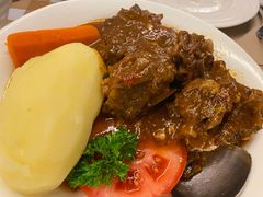 炖牛尾-船屋葡国餐厅