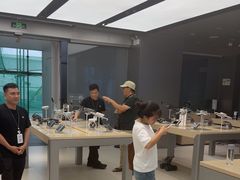 -DJI大疆(深圳华强北曼哈授权体验店)