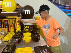 -m豆巧克力世界(上海世茂广场店)