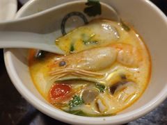 -大头虾越式风味餐厅(光明广场店)