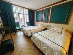 -丝路天山酒店(国际大巴扎店)
