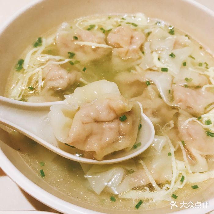 东泰祥生煎馆(重庆北路店)荠菜虾仁大馄饨图片 - 第1张