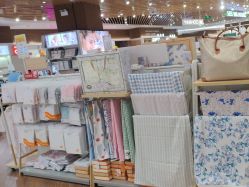 -孩子王(建邺金鹰世界店)