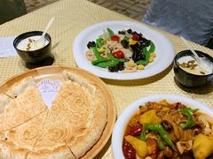 新疆大盘鸡-巴扎美食·新疆菜·西域歌舞表演餐厅(新疆大厦店)