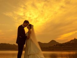 -AOROA·奥洛拉婚纱摄影·旅拍·礼服