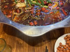 -乡土特色.冷锅鱼.牦牛肉汤锅