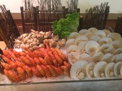 -大中华希尔顿酒店-念自助餐·嗨啤·小龙虾
