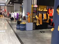 -阿迪达斯(武林银泰三叶草店)