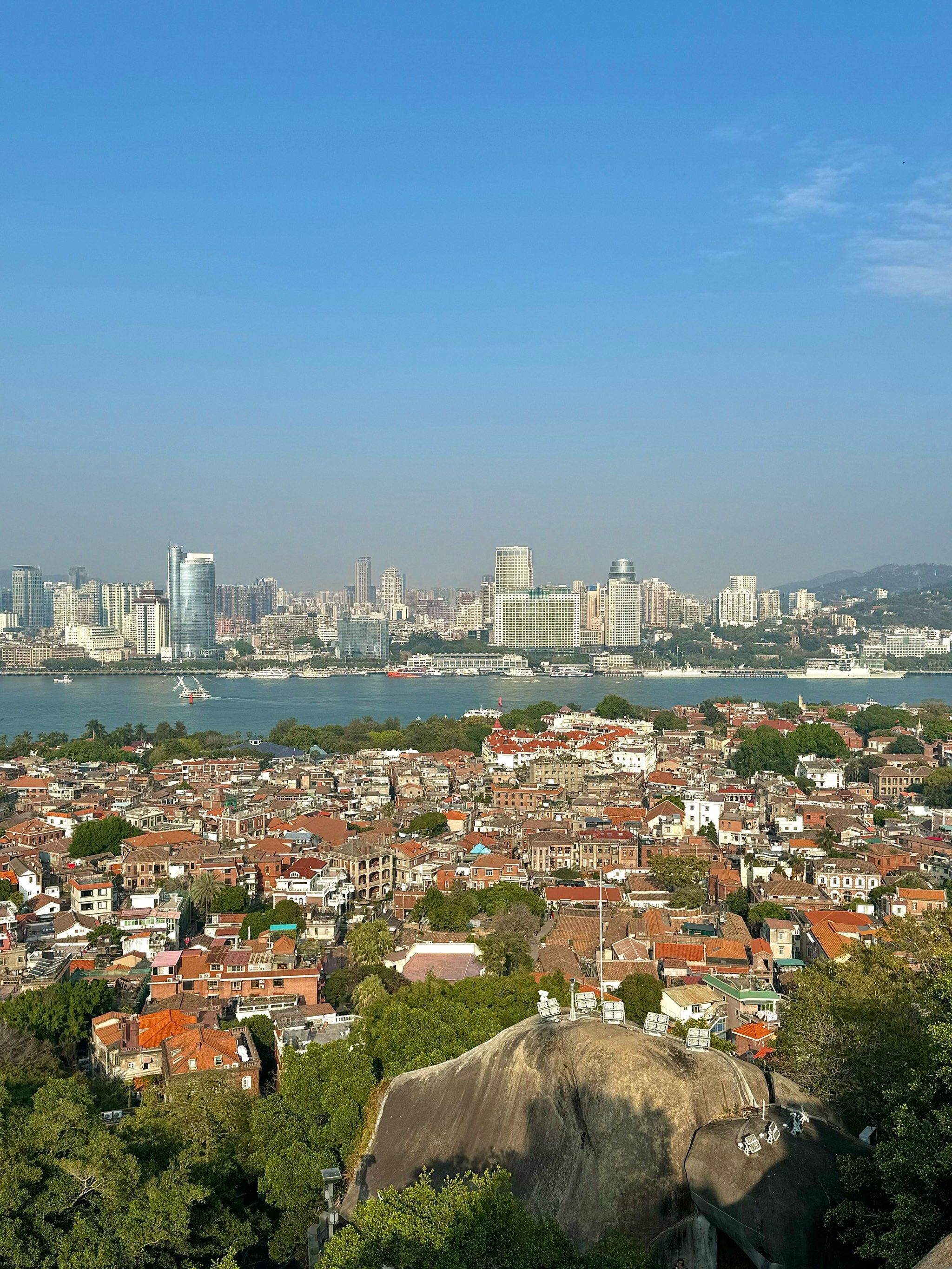 为了图11566爬一次日光岩 属于鼓浪屿的标志性建筑 日光岩是