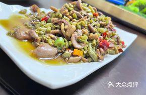 Sour Pickled Bean Chicken Offal Stir-fry