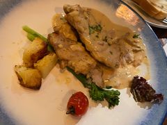 香煎鸡排配特制蘑菇酱-斯比特花园西餐厅(东方商厦店)