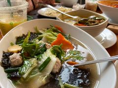 -Chom Cafe and Restaurant