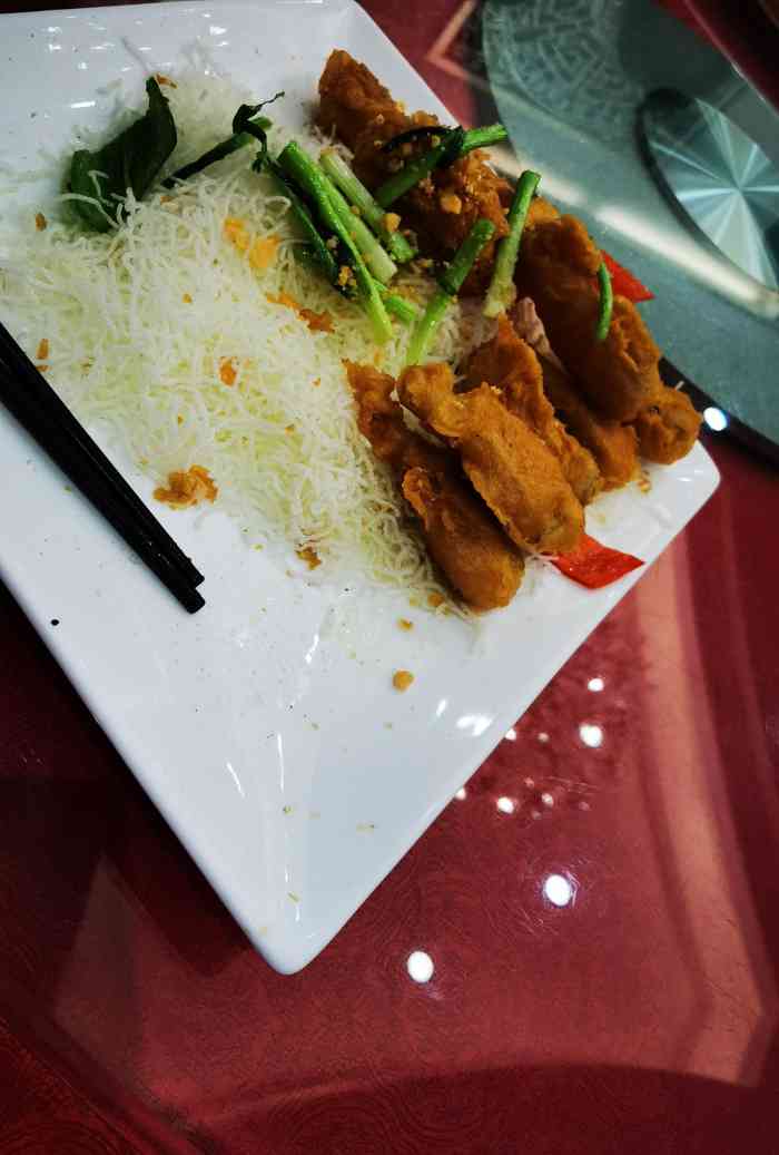 南海渔村大酒楼(南区店)-"现在周边都多了好多大酒楼,所以来这里吃的.