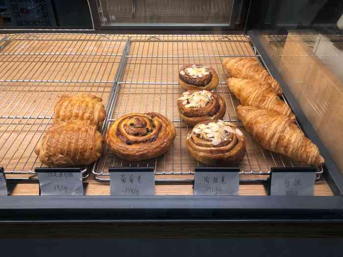 blue洛兰西点(苗栗路店)-"洛兰吃过很多遍了,苗栗路的分店开了之后相.