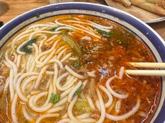 -云阿蛮云南生烫牛肉米线(奉贤路店)