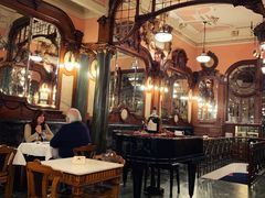 -Majestic Café
