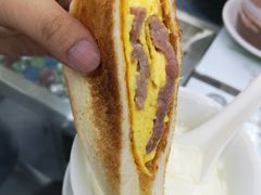 鸡蛋牛肉三明治-义顺牛奶公司