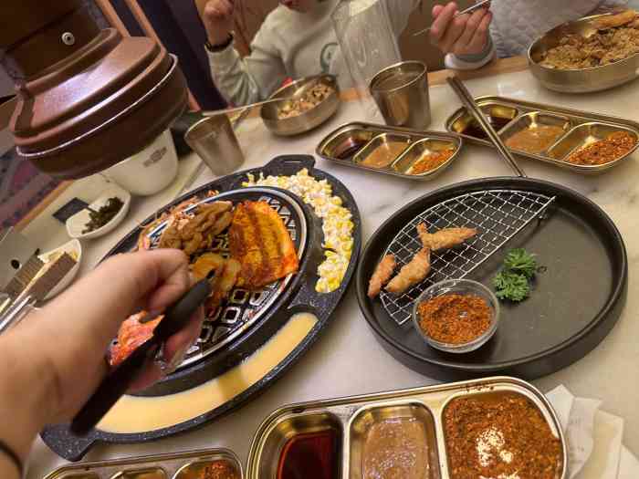 韩宫宴炭火烤肉(武汉国际广场店)-"东西不错.服务很好.