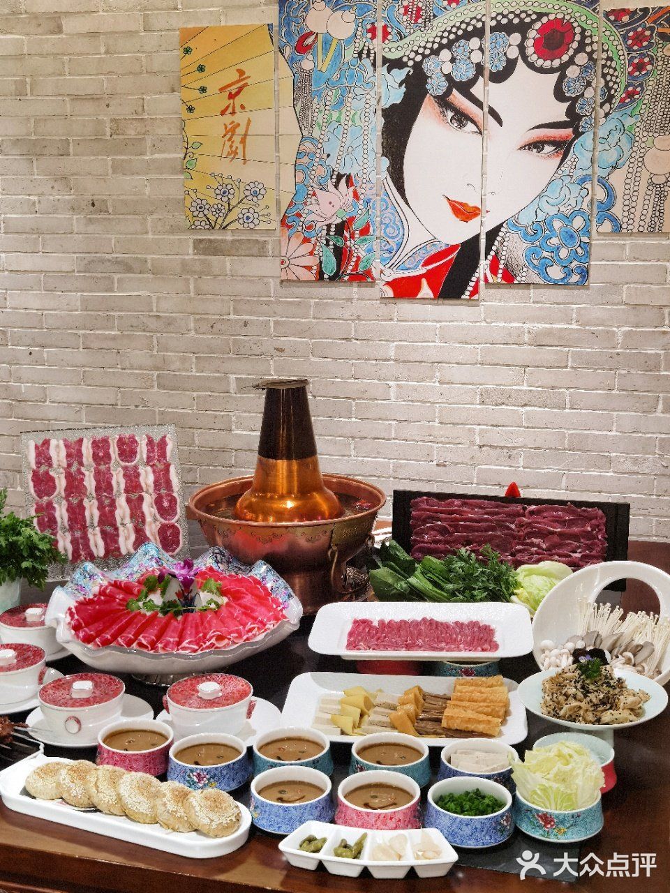 老北京爆汁流油的门钉肉饼！居然在这里吃到了