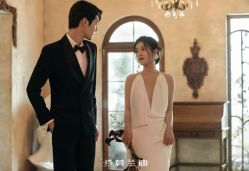 -莫兰迪婚纱摄影