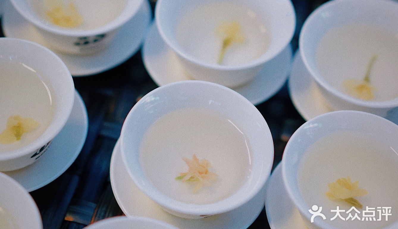  成都首✿家|未来轻电音行星BAR酷炫登场‼️  