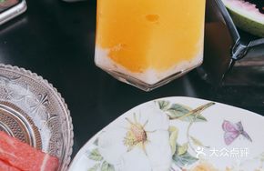 Mango Thick Yogurt