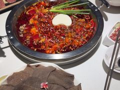 -茅草房·河畔园林火锅