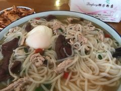 -邱芳粉店(迎宾大道旗舰店)