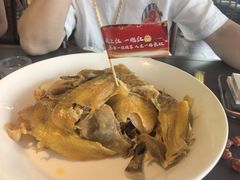 -头上红煨盐鸡·非遗院子餐厅