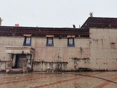 -比如骷髅墙景区