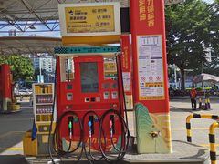 -冠德石油威程加油站