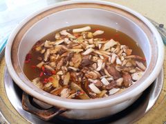 -东巴谷野生菌火锅餐厅