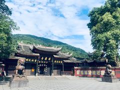 -峨眉山报国寺