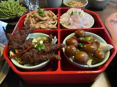 特色四宫格-滇釜火锅·能喝汤的火锅(车公庄店)