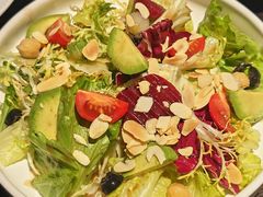 主厨牛油果花园沙拉-庐灶江南·江南菜·四合院Bistro(东直门雍和宫·原华侨宾馆店)