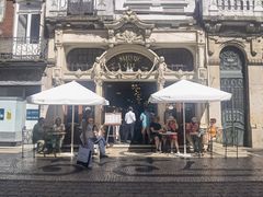 -Majestic Café