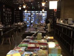 -钟书阁(松江泰晤士小镇店)