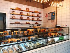 面包甜点陈列柜-81BAKERY(大学路店)
