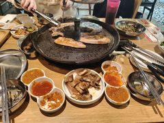 -江南猪肉商会无限续吃(弘大店)