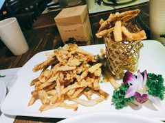 -胡桃里音乐餐厅(陶溪川店)(川湘赣菜·世界百大酒庄直供红酒·音乐表演)