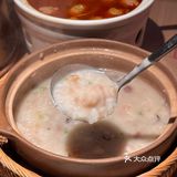 刚开业不久 到饭点就要排队了 人气超旺 高原青豆炖肥肠